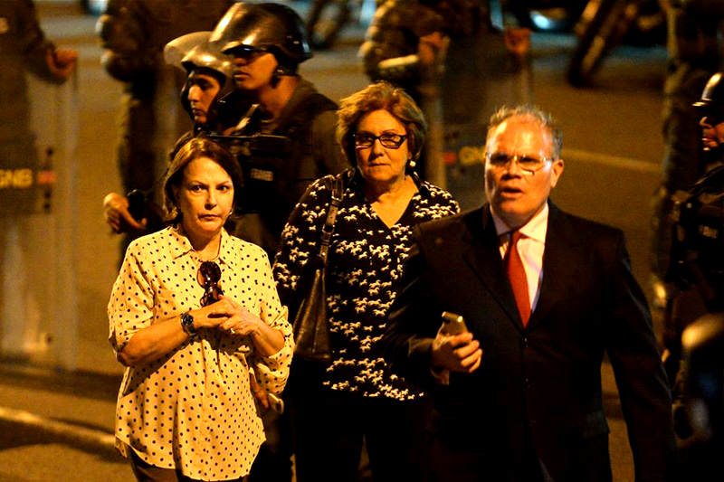 esposa-y-abogado-de-ledezma-Mitzy