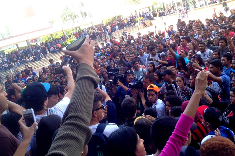 estudiantes-protesta-urbe-1