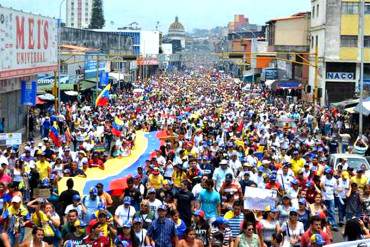 ¡TÁCHIRA DESPERTÓ! Multitudinaria marcha por la paz y la vida desborda San Cristóbal (Fotos)