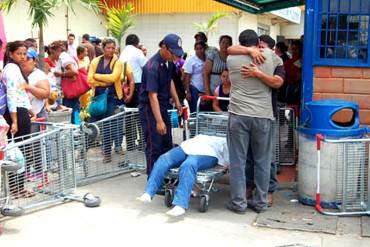 ¡VERGONZOSO! ABC: Gente muere en las colas ante carencia de productos básicos en Venezuela