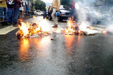 ¡TENSA SITUACIÓN! Se reactiva manifestación en Chacao: Al menos 15 estudiantes fueron detenidos