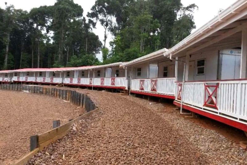 Campamento-de-la-empresa-canadiense-en-construccion-del-Esequivo-Guyana-800x533