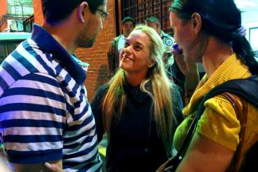 ¡CONMOVEDOR! El emotivo encuentro de Lilian Tintori y Christian Holdack tras su liberación