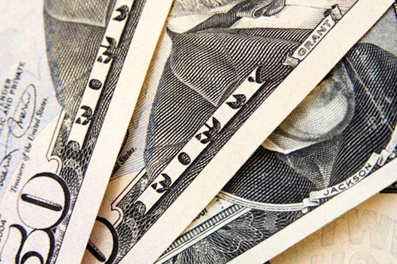 ¡A PREPARARSE! Economista pronostica que el dólar paralelo podría cerrar 2019 en 35.000 bolívares