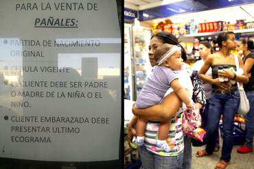 ¡INSÓLITO! Venezuela, único país donde necesita partida de nacimiento para comprar pañales