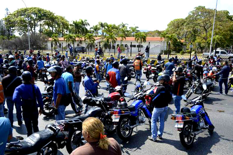 Motorizados-protesta-petare