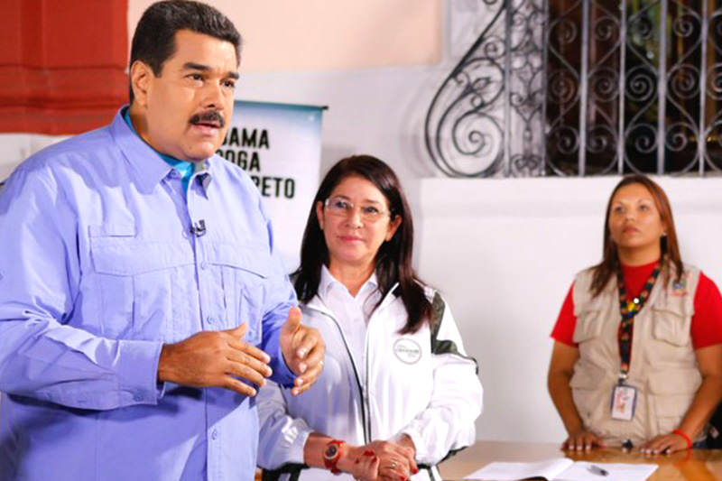 Nicolas-Maduro-Cilia-firmas-decreto