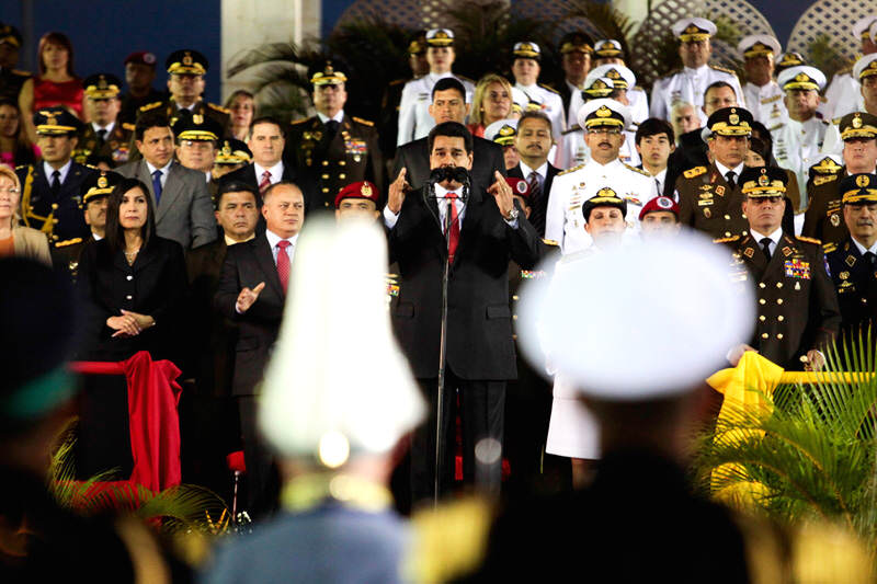 Nicolas-Maduro-con-alto-mando-militar-Venezuela-FANB-GNB-3-800x533