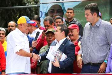 ¡ARRASTRADO DEL AÑO! Ricardo Sánchez se mostró «rodilla en tierra» con la revolución (+ Video)