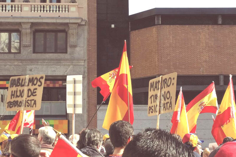 Venezolanos-en-España-Protestando-en-contra-de-PODEMOS-4-800x533