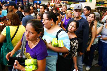 ¡ASÍ ESTAMOS! Venezolanos optan por el trueque de productos ante escasez que afecta al país