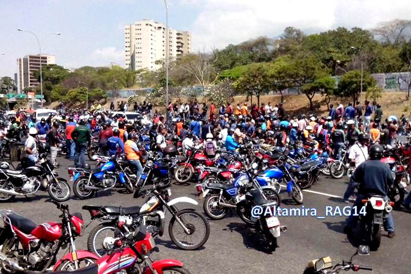 protesta-petare-motorizados-2