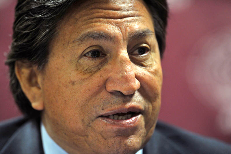 Alejandro-Toledo-Expresidente-de-Peru-800x533