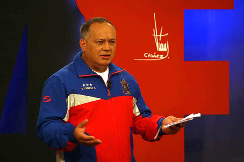 Diosdado-Cabello-con-el-mazo-dando-7