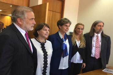 ¡LO ÚLTIMO! Isabel Allende lideró encuentro de senadores chilenos con Mitzy y Lilian Tintori