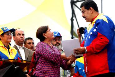 ¡JUEGO SUCIO! Maduro apoya decisión del CNE sobre igualdad de género para parlamentarias