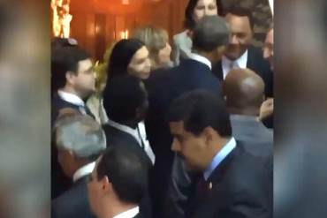 ¡PERRO QUE LADRA NO MUERDE! Maduro estuvo cerquita de Obama y no le dijo ni pío (+Video)