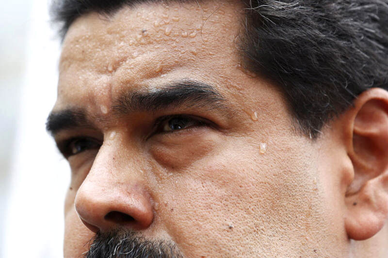 Noicolas-Maduro-sudando-preocupado-estresado-pensando-04-11-2015-800x533