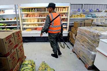 ¿A QUIÉN ENGAÑAN? Régimen controla 100% distribución de alimentos a supermercados del país