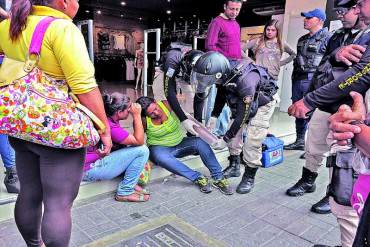¡SE AGOTA LA PACIENCIA! Aumentan casos de heridos por trifulcas entre compradores del país