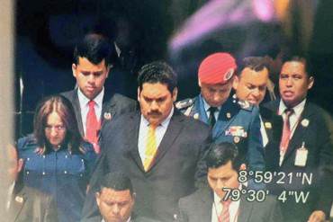 ¡LE SALIÓ MAL EL INVENTO! Tras bochorno en Panamá, Maduro niega haber utilizado un doble