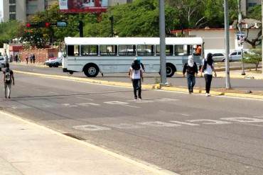 ¡ATENCIÓN! Reportan presencia policial en cercanías de URBE por protesta de estudiantes (+Fotos)