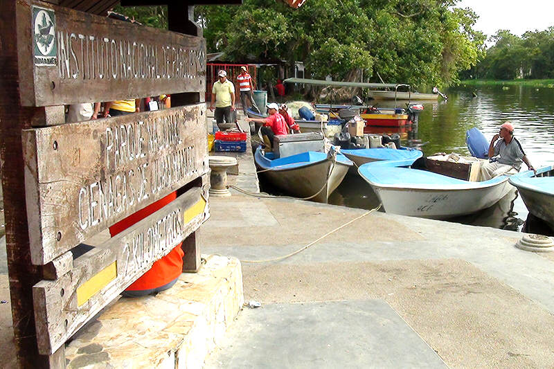 puerto-concha-municipio-colon-lancha