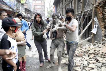 ¡TERRIBLE TRAGEDIA! Terremoto de 7,9 en Nepal más de 1500 muertos y numerosos heridos