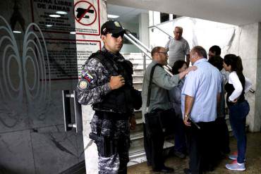 ¡LO ÚLTIMO! Ledezma se encuentra hospitalizado en el Urológico San Román (+Fotos +Video)