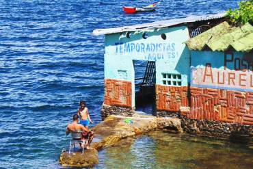 ¡DESFACHATEZ! La playa donde creció el Mariscal Sucre está cerrada por invasión y un Mercal