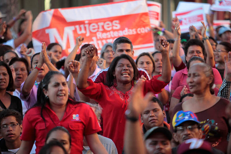 ¡EL DESESPERO ES GRANDE! Chavismo busca votos con presión a empleados y dinero de Pdvsa