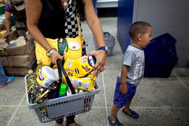 ¡SOBREVIVIENDO! Crisis obliga al venezolano a destinar 75% de su dieta al consumo de carbohidratos