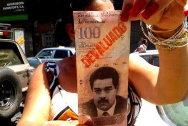 ¡SABEN QUE EL BOLÍVAR NO VALE NADA! Alcaldes chavistas apoyan vender productos en pesos