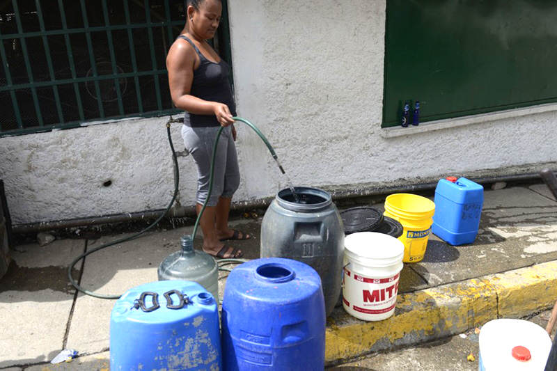 ¡EFICIENCIA O NADA! Racionamiento de agua en Guatire continuará hasta enero por falla en Taguaza