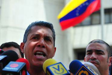 ¡SIGUE CON LO MISMO! Henri Falcón: Declarar el abandono del cargo de Maduro fue uno de los errores de la MUD