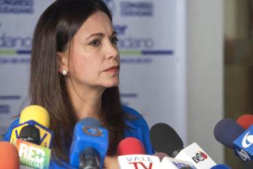 María Corina al TSJ: «No se equivoquen, como defendimos votos, defenderemos diputados»