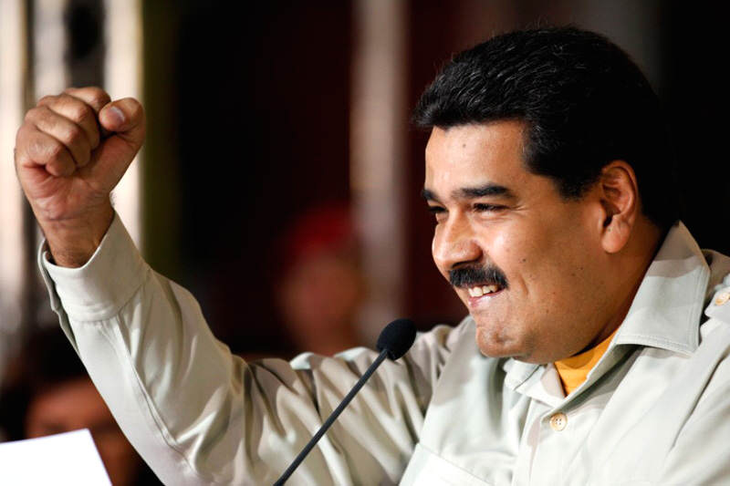 ¡GRAN INCAPAZ! Maduro regresa a la táctica del «Dios proveerá» ante desplome del petróleo