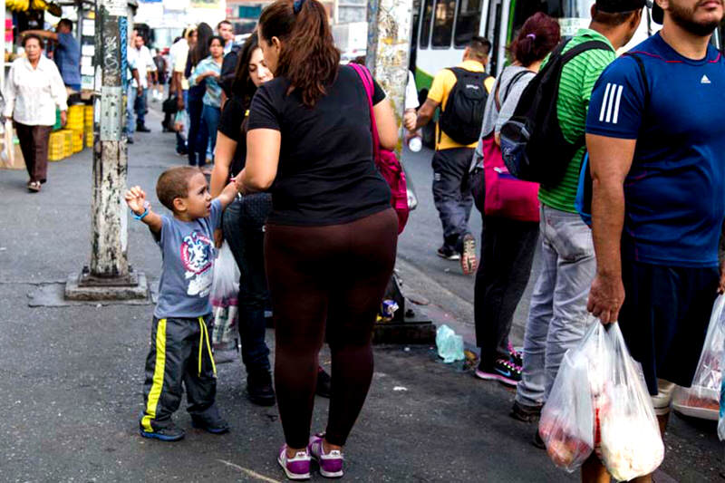 madres-venezolanas-hijo-niño-6