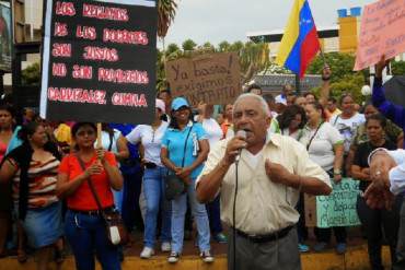 ¡SIGUE EL ABUSO! Descontarán día de cesta ticket a maestros de Guasdualito que protestaron