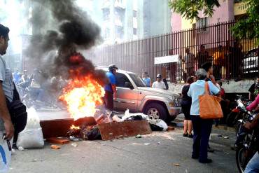 ¡HARTOS DEL HAMPA! Vecinos de Palo Verde mantienen protesta por asesinato de comerciante