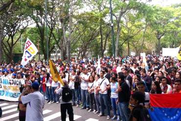 ¡ATENCIÓN! Piquete de GNB impide el paso de la marcha de estudiantes y docentes de la UCV