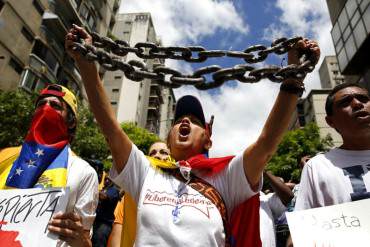 ¡DICTADURA EN EVIDENCIA! ABC de España: «Maduro convierte a Venezuela en una cárcel»