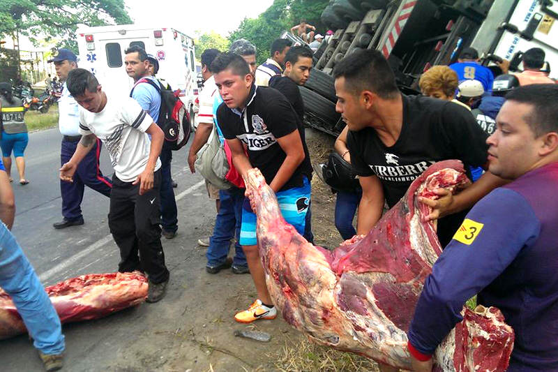 saquean-carne-camion