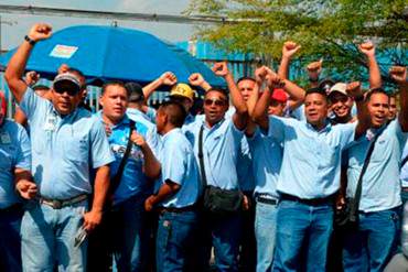 ¡SE COMPLICA LA COSA! Trabajadores de Ford piden que sus pagos «sean calculados en dólares»