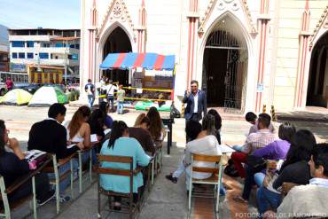 ¡HONORABLE! Profesores de la ULA salieron de las aulas a dar clases junto a los huelguistas