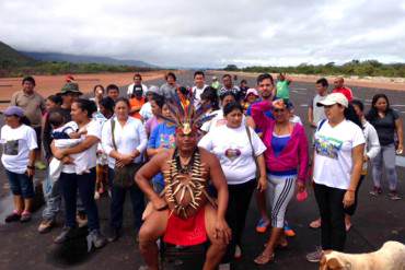 ¡FIRMES! Pemones protestan por tercer día consecutivo pese a que ministro niega el problema