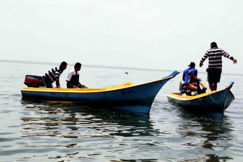 pescadores-lago