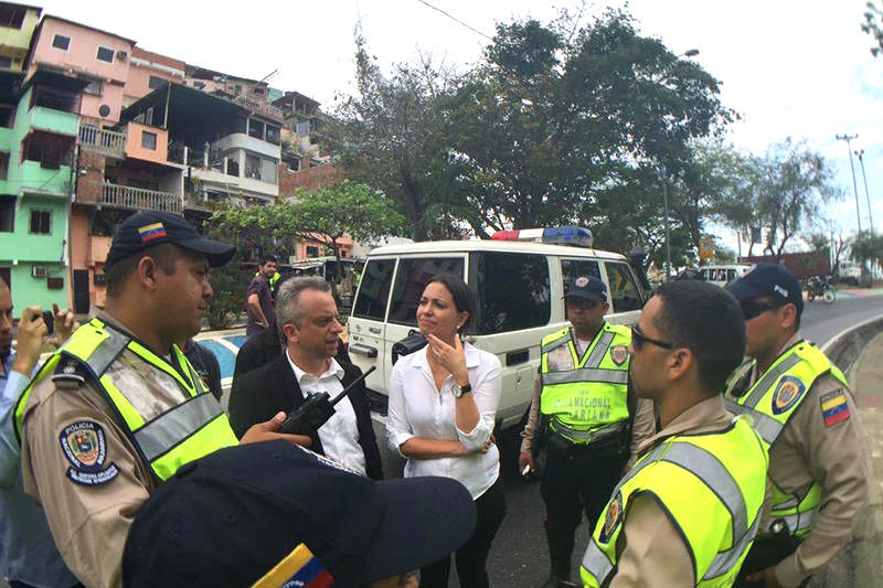 senadores-de-brasil-atacados-en-venezuela--25