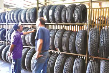 ¡LO QUE FALTABA! Producción de cauchos en planta Firestone de Carabobo se paralizó