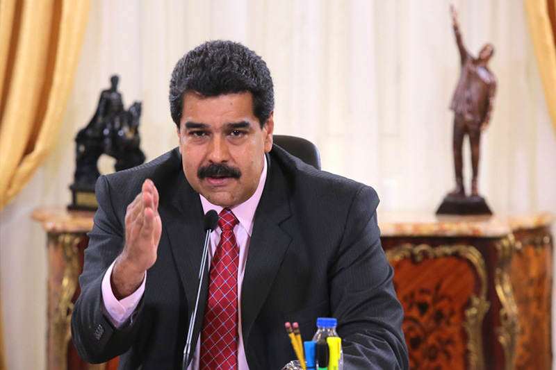 Maduro-amenaza-traje-23j